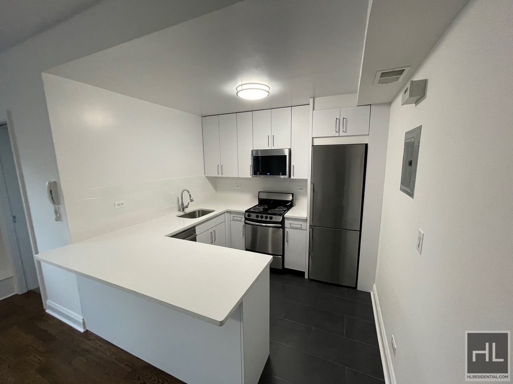 East 69 Street - Photo 3