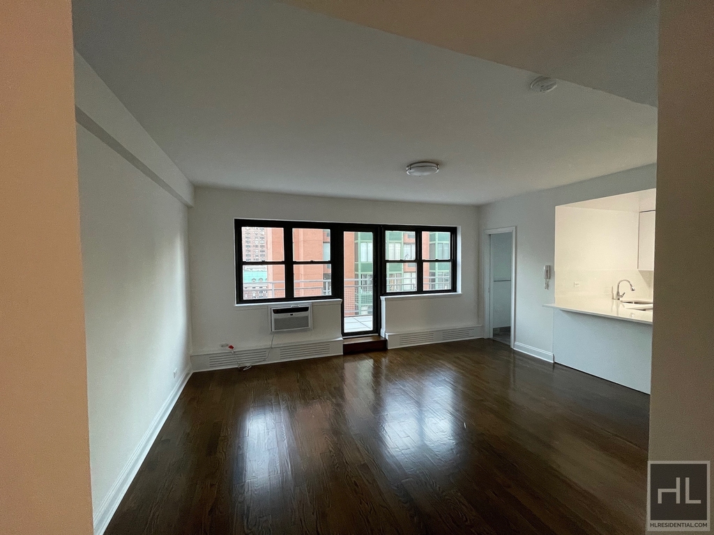 East 69 Street - Photo 2