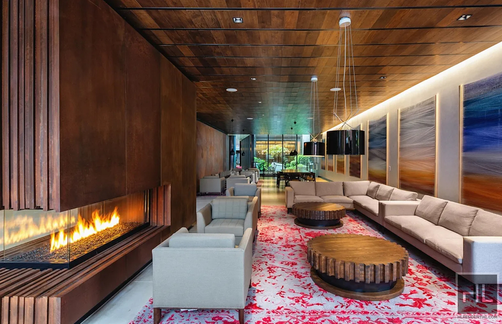 West 52nd Street - Photo 1