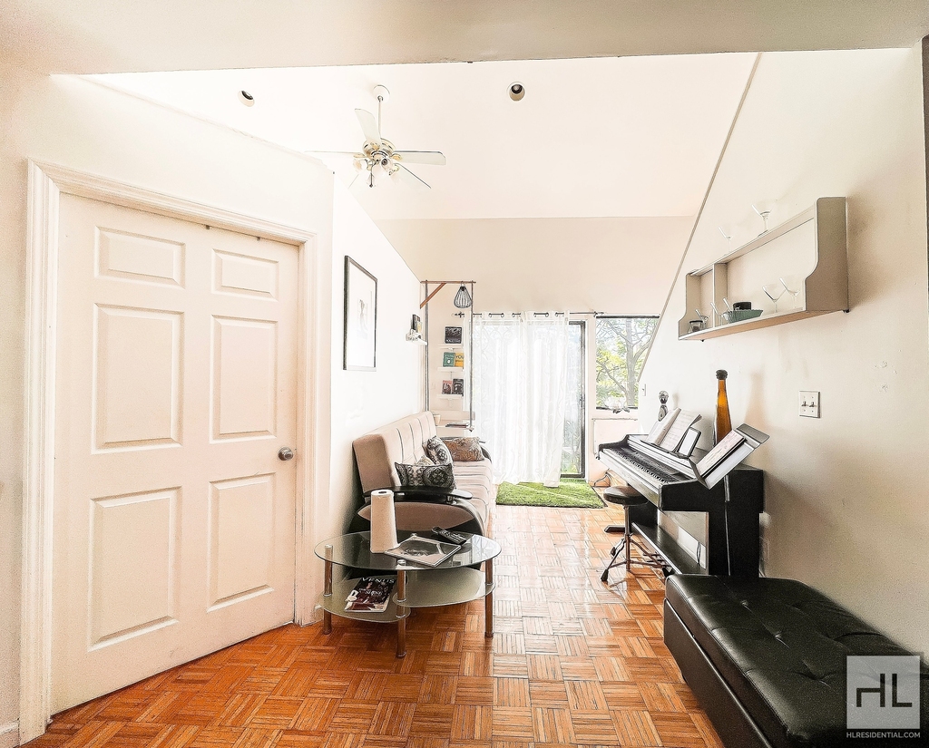 Eliot Avenue - Photo 3