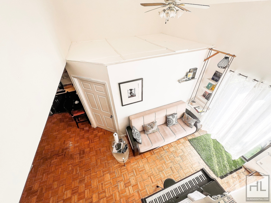 Eliot Avenue - Photo 1