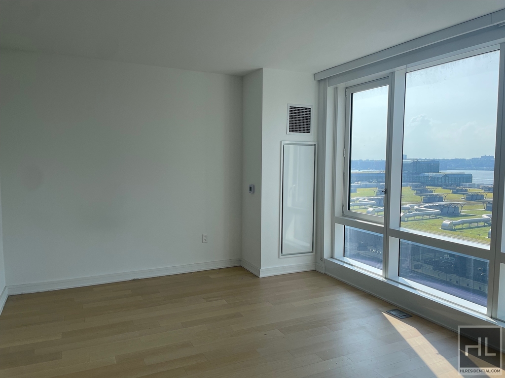 West 38th Street - Photo 1