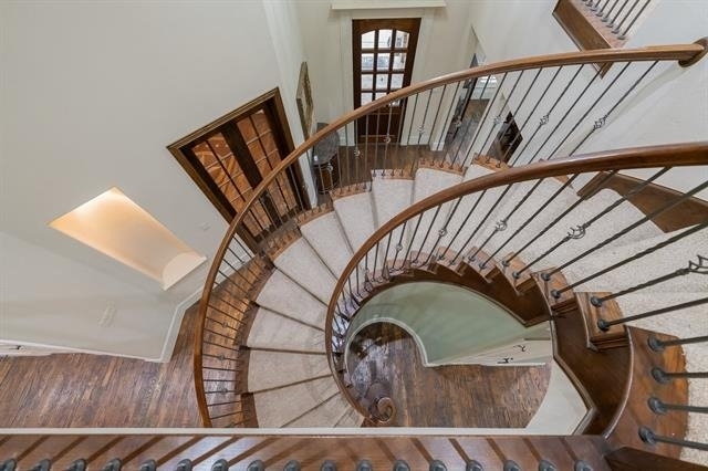 109 Meadowlands Drive - Photo 5