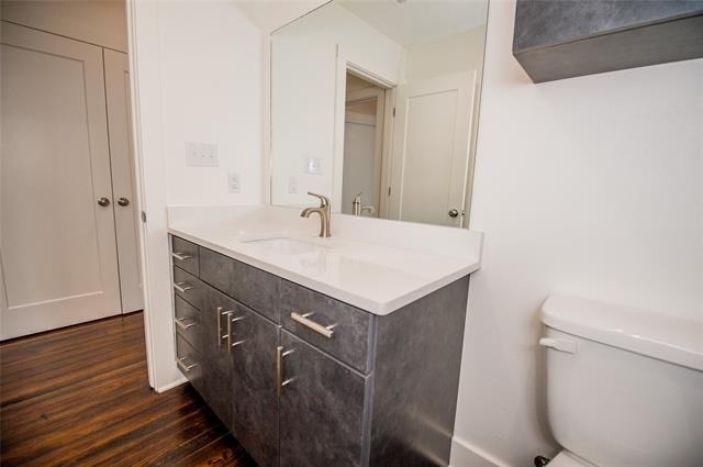 110 W Knox Street - Photo 3
