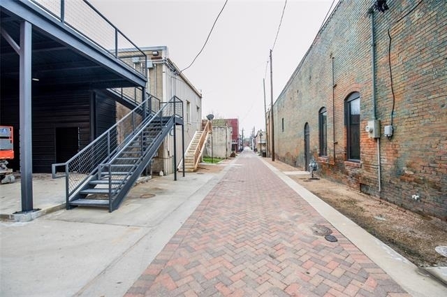 110 W Knox Street - Photo 16