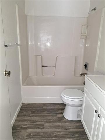 1304 Halsell Street - Photo 3