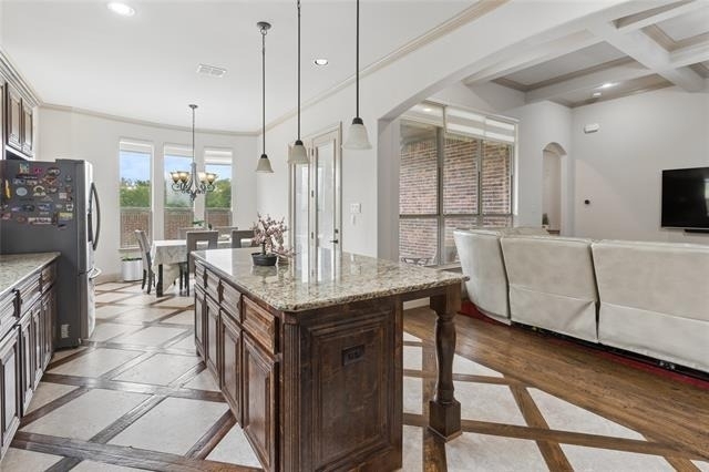 8212 Oakwood - Photo 7