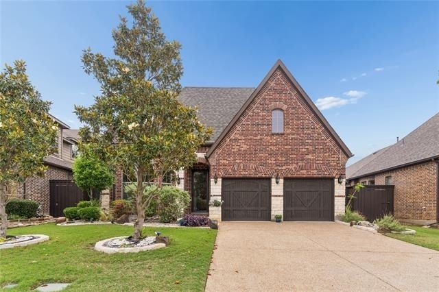 8212 Oakwood - Photo 1