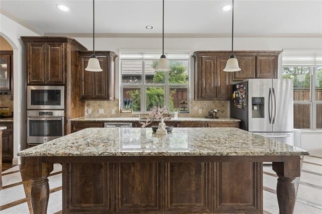 8212 Oakwood - Photo 9