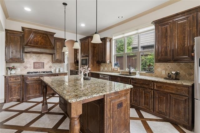 8212 Oakwood - Photo 10