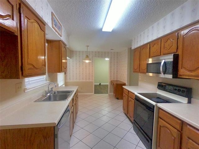 2630 Kimberly Drive - Photo 3