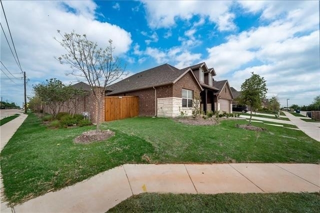 1601 Primrose Place - Photo 1