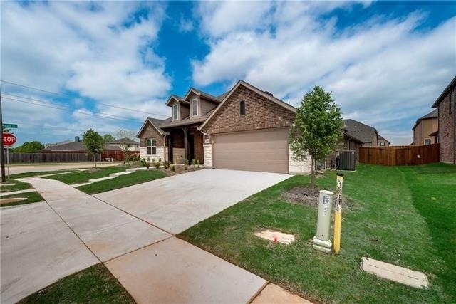 1601 Primrose Place - Photo 2