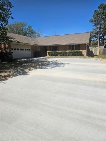 328 Jamie Way - Photo 0