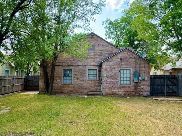 889 Ross Avenue - Photo 17