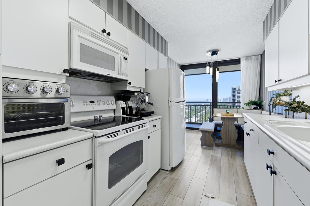 3400 N Ocean Drive - Photo 7