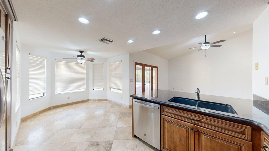 10575 E Mission Lane - Photo 7