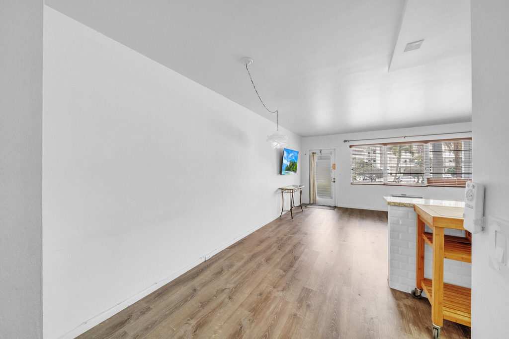 127 Westbury G - Photo 12