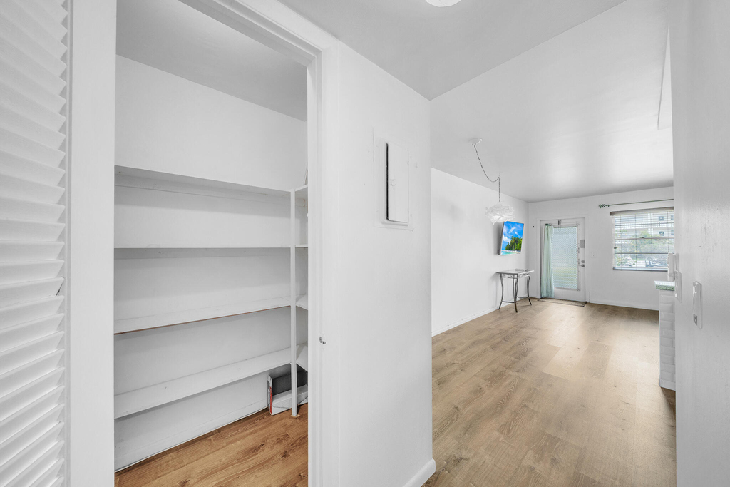 127 Westbury G - Photo 25