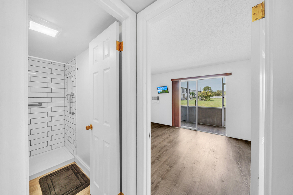 127 Westbury G - Photo 15