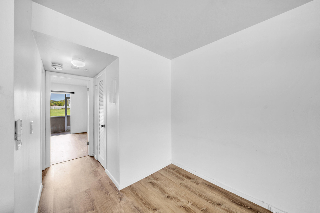 127 Westbury G - Photo 3