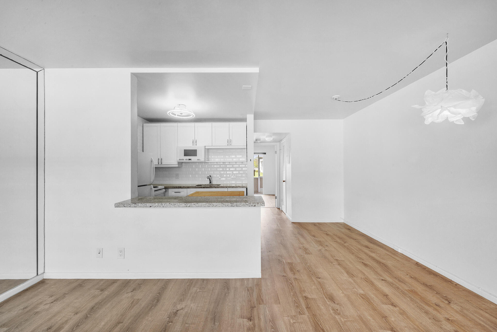 127 Westbury G - Photo 6