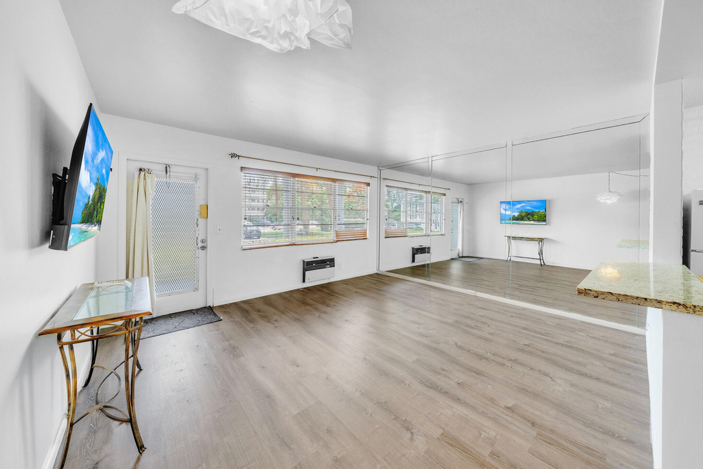 127 Westbury G - Photo 14