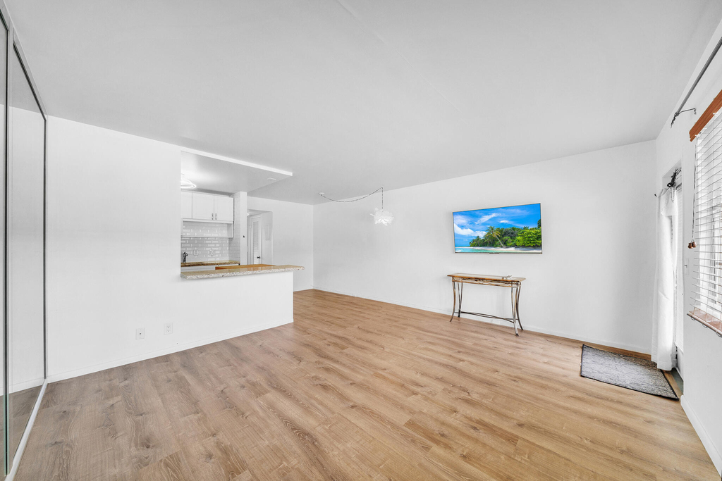 127 Westbury G - Photo 5