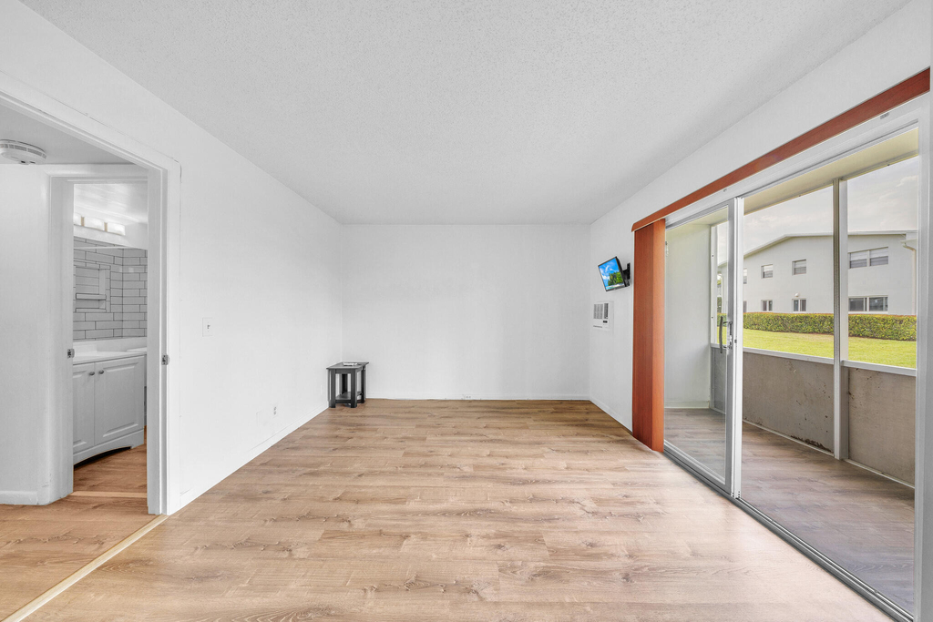 127 Westbury G - Photo 18