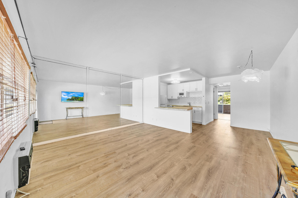 127 Westbury G - Photo 4