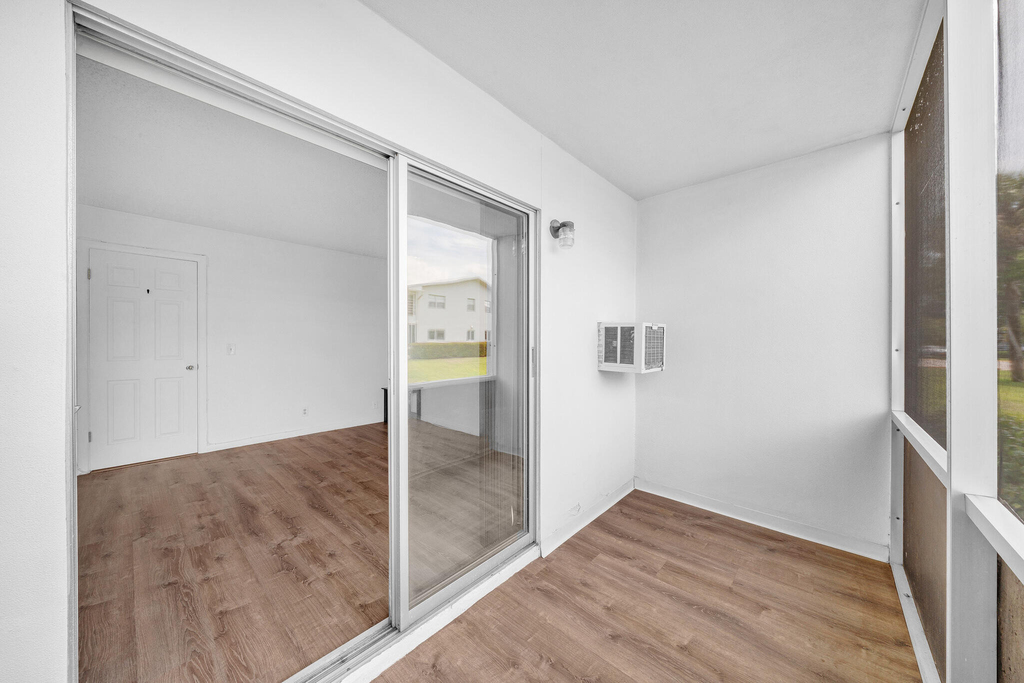 127 Westbury G - Photo 27
