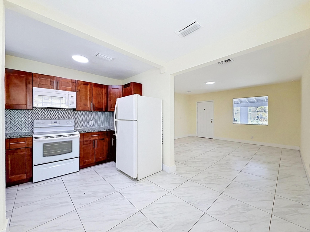 2037 Washington Street - Photo 15