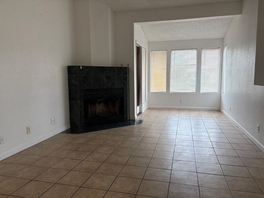 1820 E Morten Avenue - Photo 1