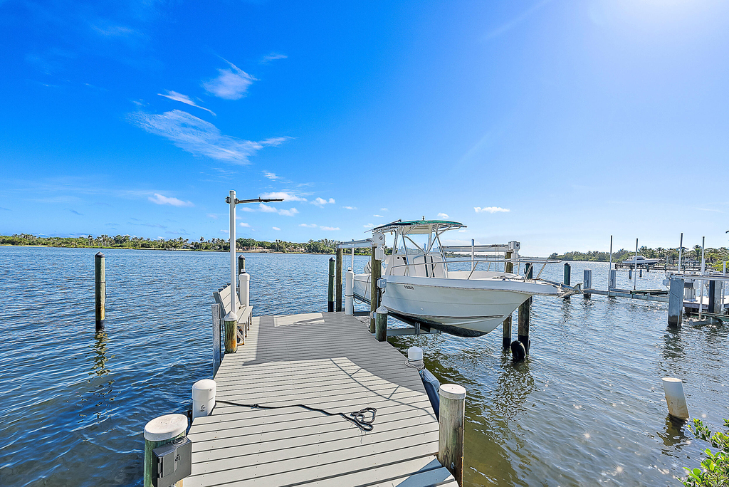 12140 Se Indian River Drive N - Photo 12