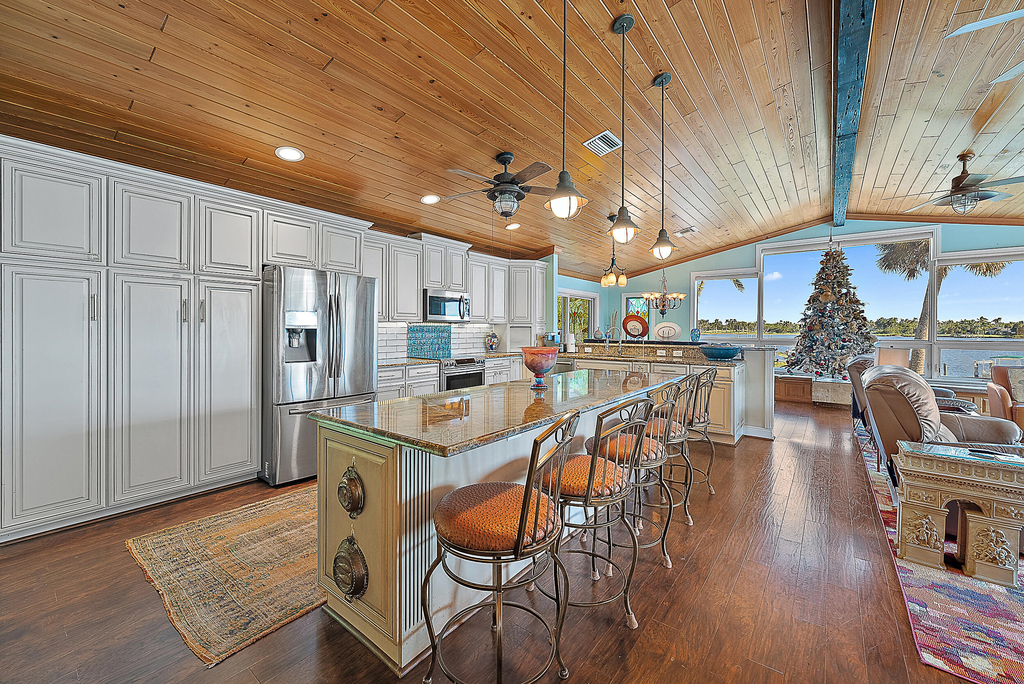 12140 Se Indian River Drive N - Photo 16