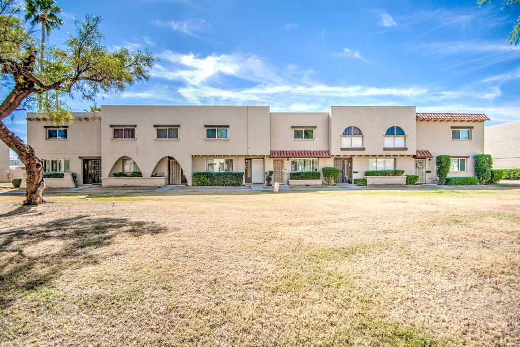 6845 E Osborn - Photo 35