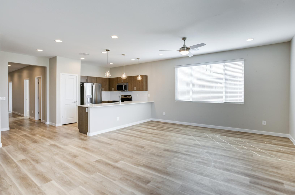 6326 S 47th Drive - Photo 2