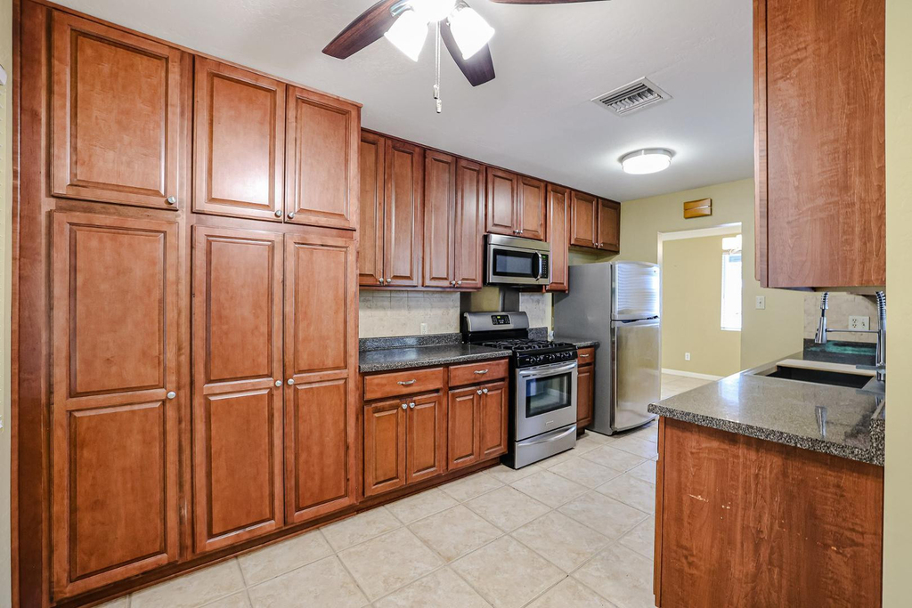 1005 E Cavalier Drive - Photo 8