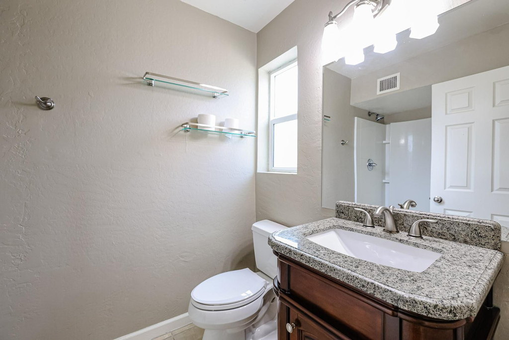 1005 E Cavalier Drive - Photo 17