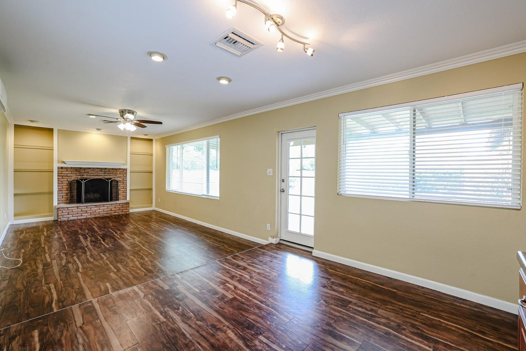 1005 E Cavalier Drive - Photo 11