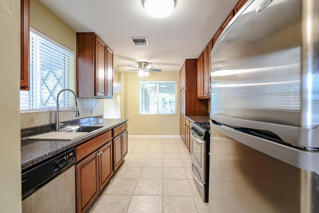 1005 E Cavalier Drive - Photo 6