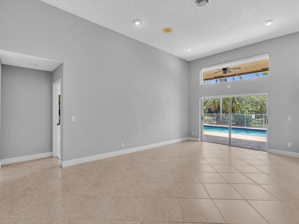 10434 Nw 6th Court - Photo 5