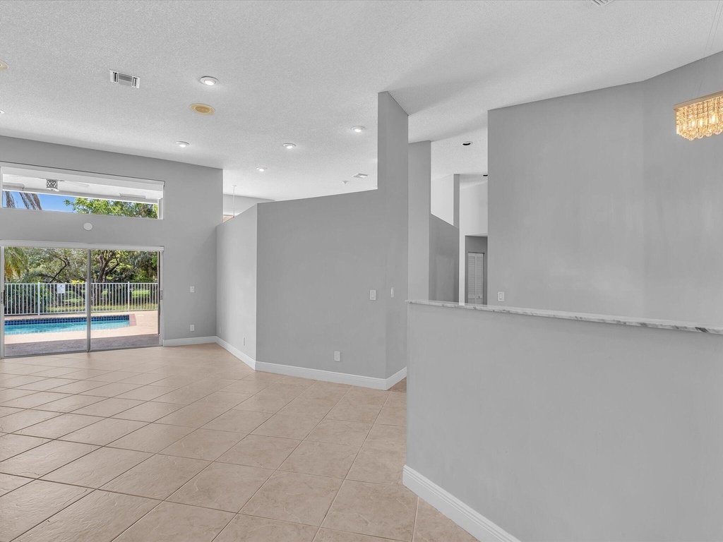 10434 Nw 6th Court - Photo 4