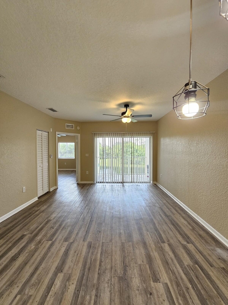 1063 Golden Lakes Boulevard - Photo 0