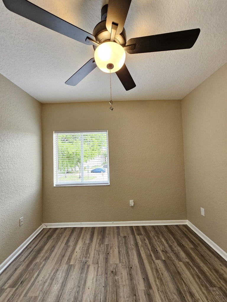 1063 Golden Lakes Boulevard - Photo 20
