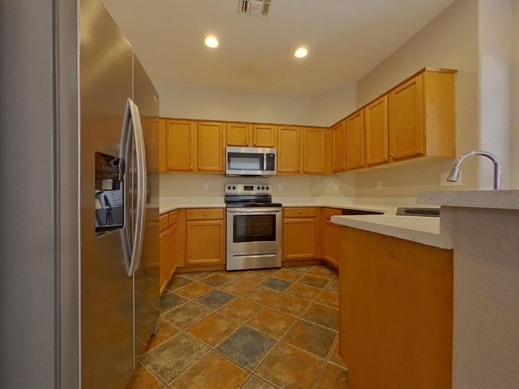 12513 W Washington Street - Photo 4