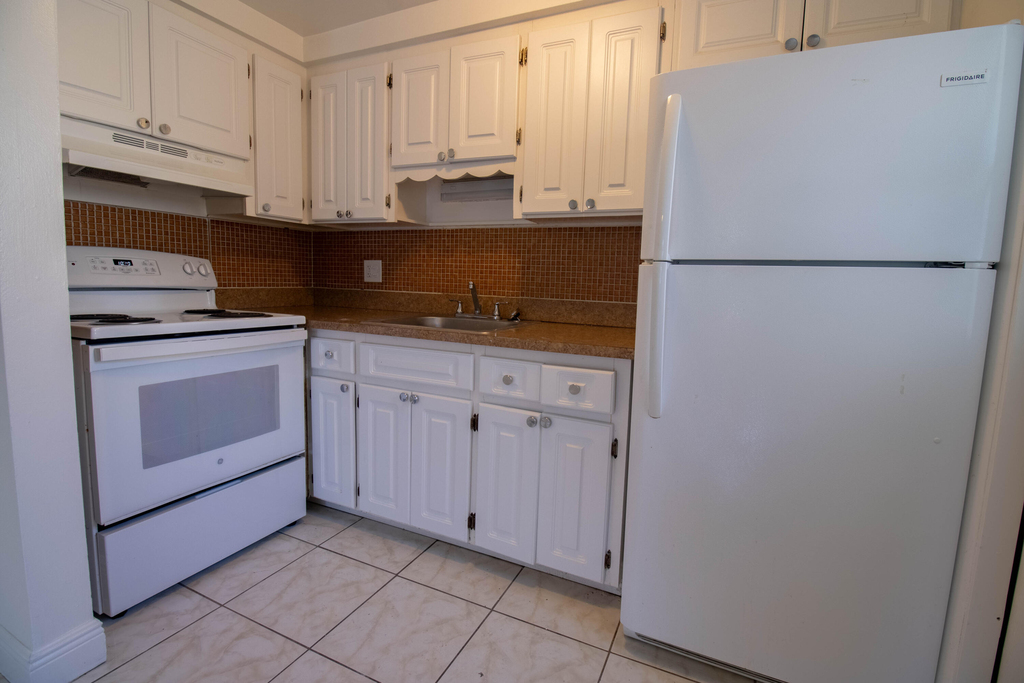1855 Adams Street - Photo 5