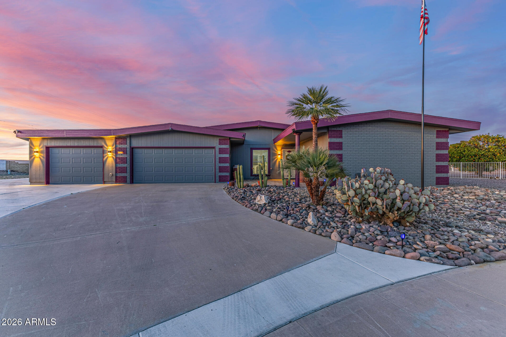11210 W Pueblo Court - Photo 0