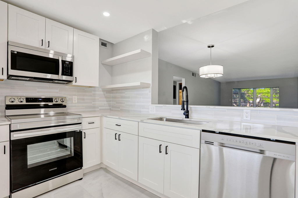 2202 Lucaya Bend - Photo 7
