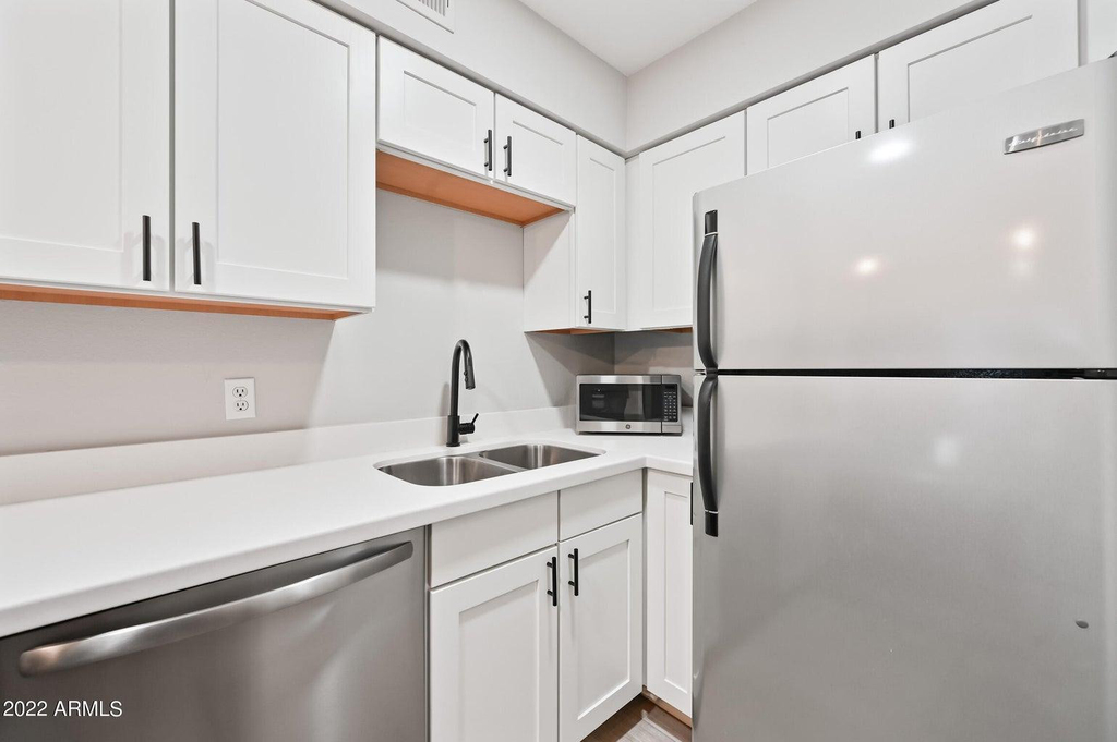 3131 W Cochise Drive - Photo 7